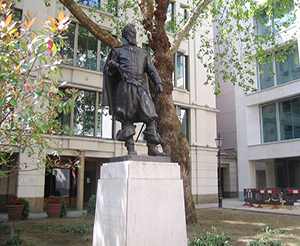 Statue-of-Sir-John-Smith slider